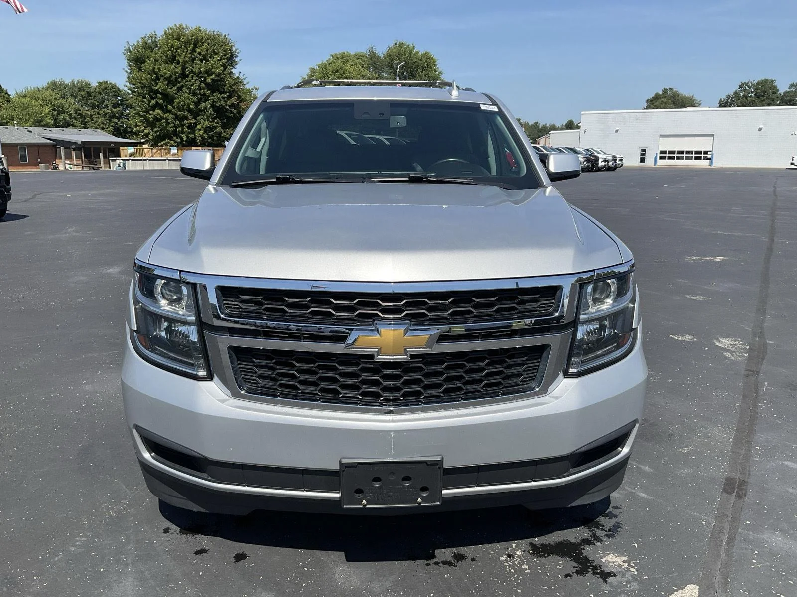 Used 2018 Silver Ice Metallic CHEVROLET SUV image 2