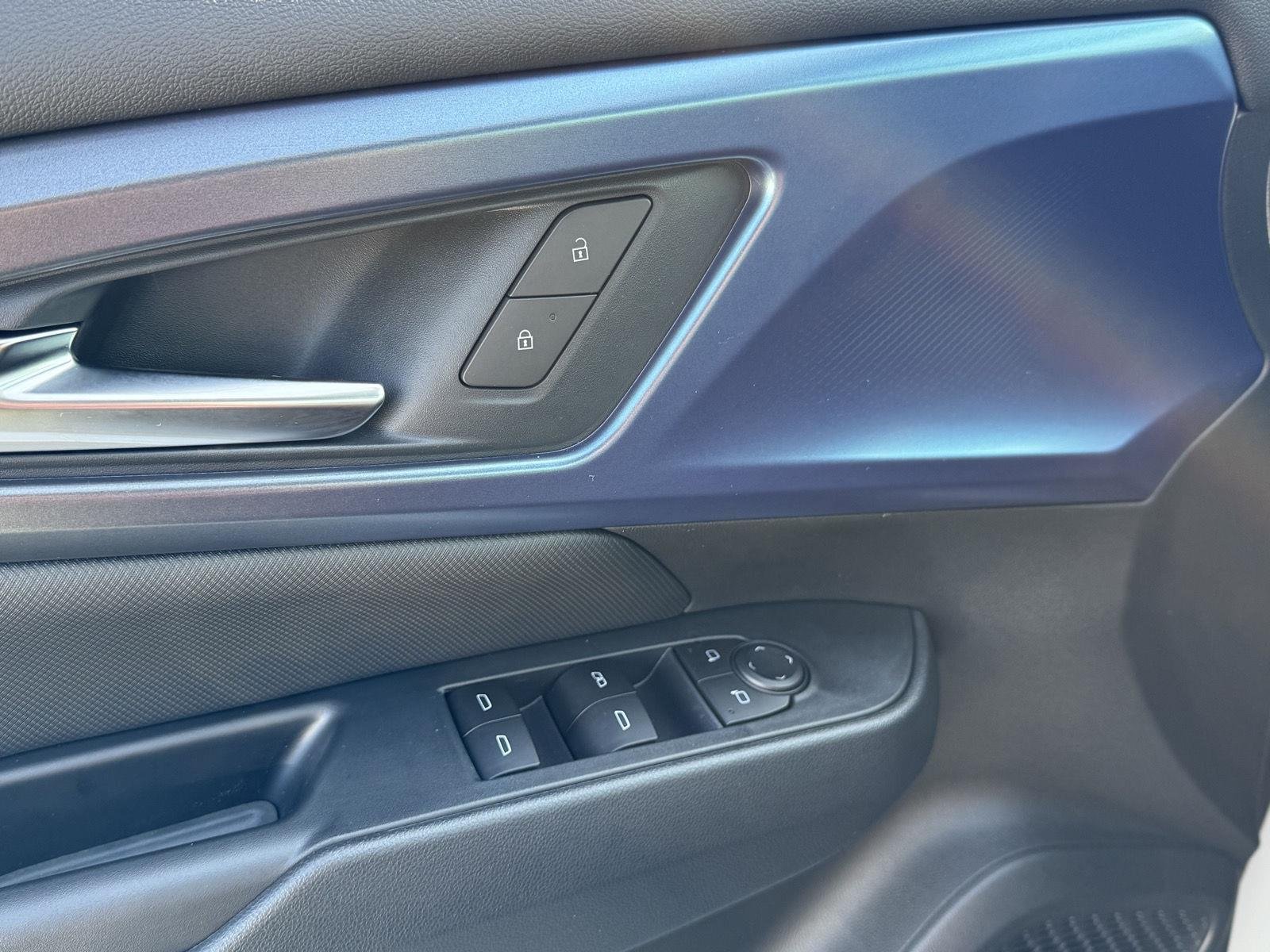 2026 Chevrolet Equinox EV 2LT - Photo 9