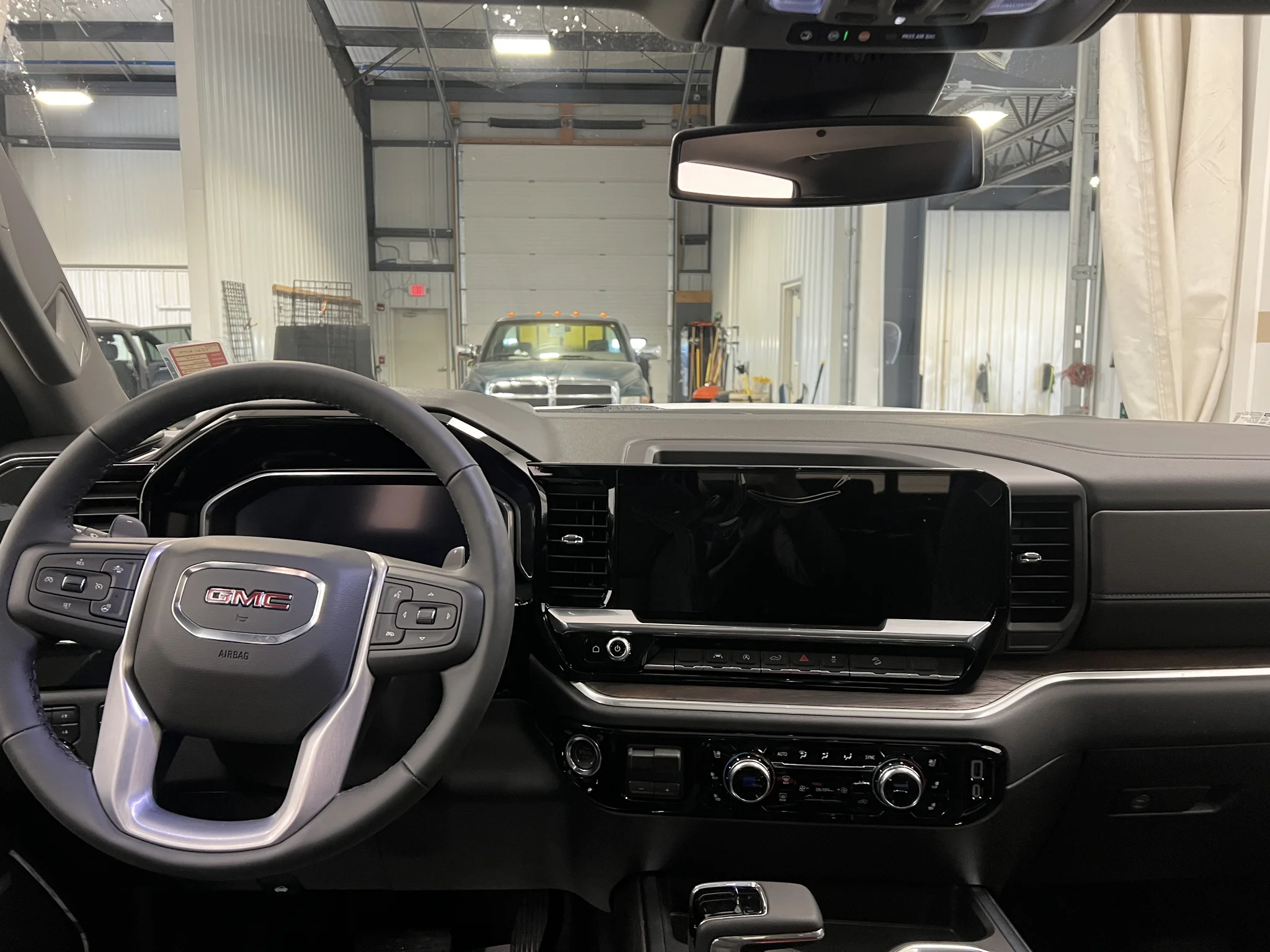 2026 GMC Sierra 1500 SLT - Photo 9