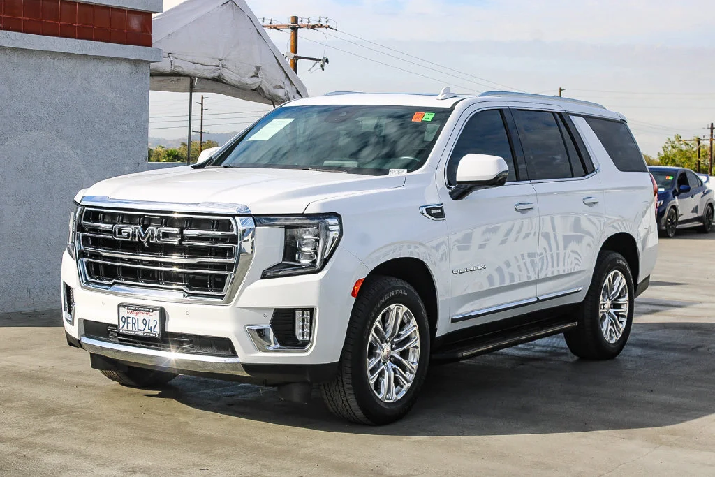 Used 2023 White GMC SLT image 4