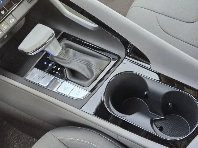 2025 Hyundai Elantra Blue - Photo 21