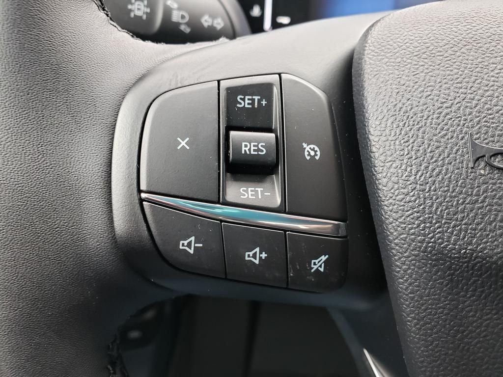 New 2025 Space White Metallic Ford XLT image 19