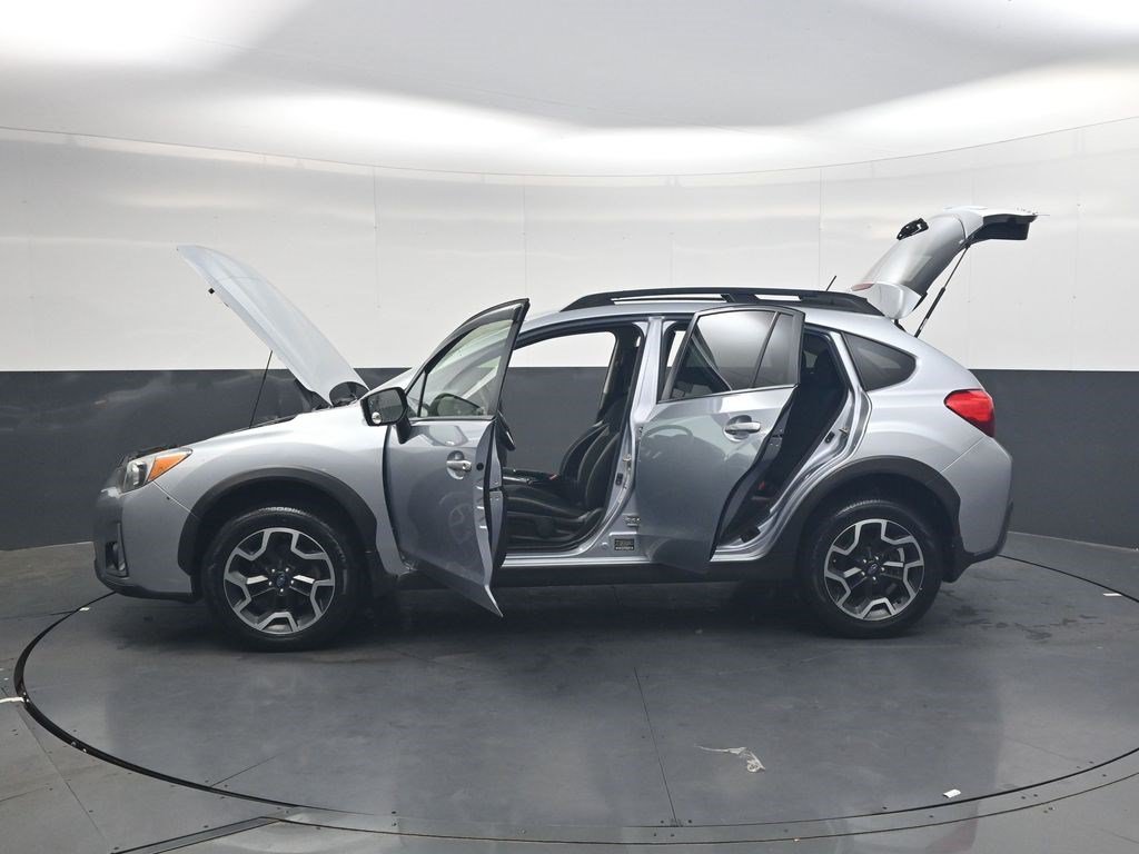 Used 2017 Ice Silver Metallic Subaru Premium image 34