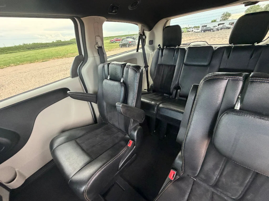 Used 2018 White Knuckle Clearcoat Dodge SXT image 12