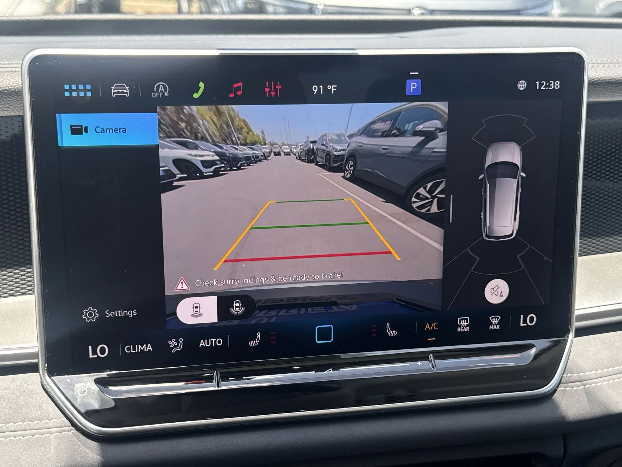 New 2026 Platinum Gray Metallic Volkswagen SE image 26
