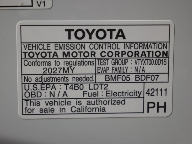 New 2027 Wind Chill Pearl with Midnight Black Metallic roof Toyota Limited image 32