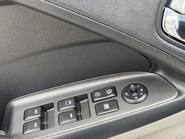 Used 2015 White Kia LX image 21