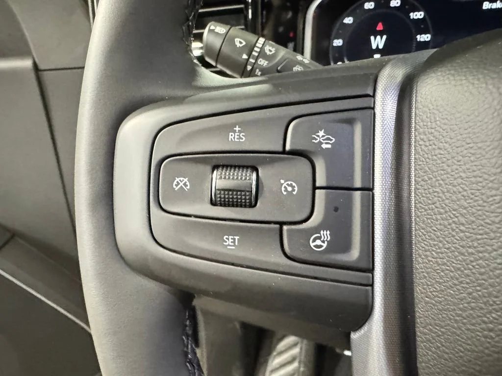 New 2026 Onyx Black GMC Elevation image 17