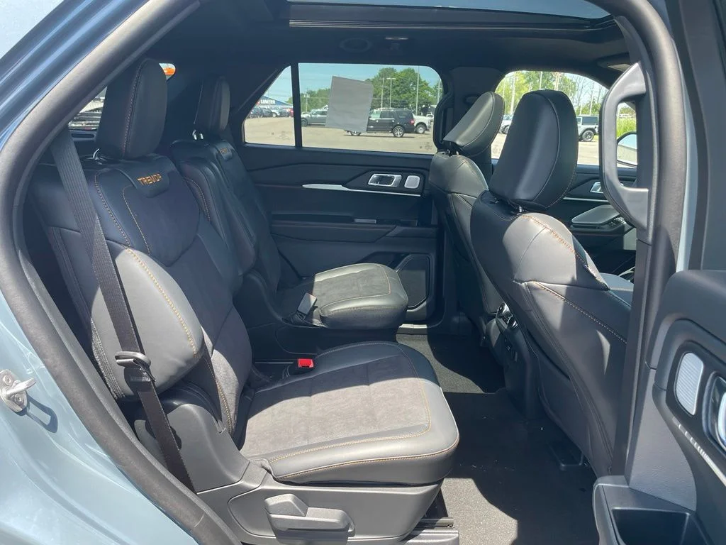 New 2026 Vapor Blue Metallic Ford Tremor® image 32