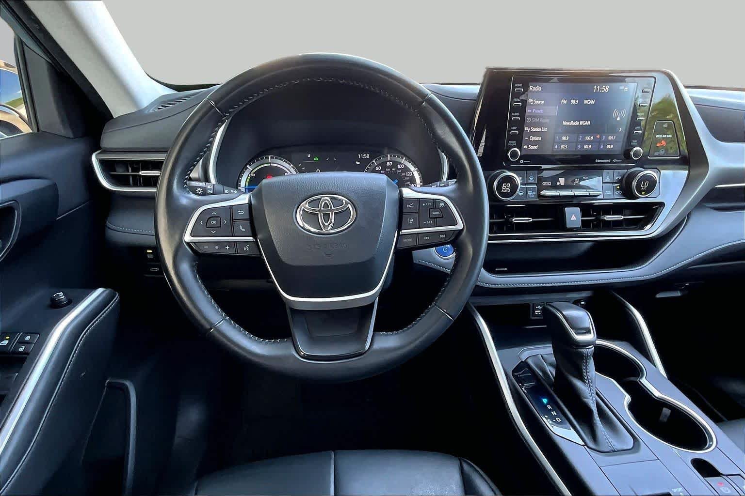 Used 2022 Celestial Silver Metallic Toyota Hybrid XLE image 6