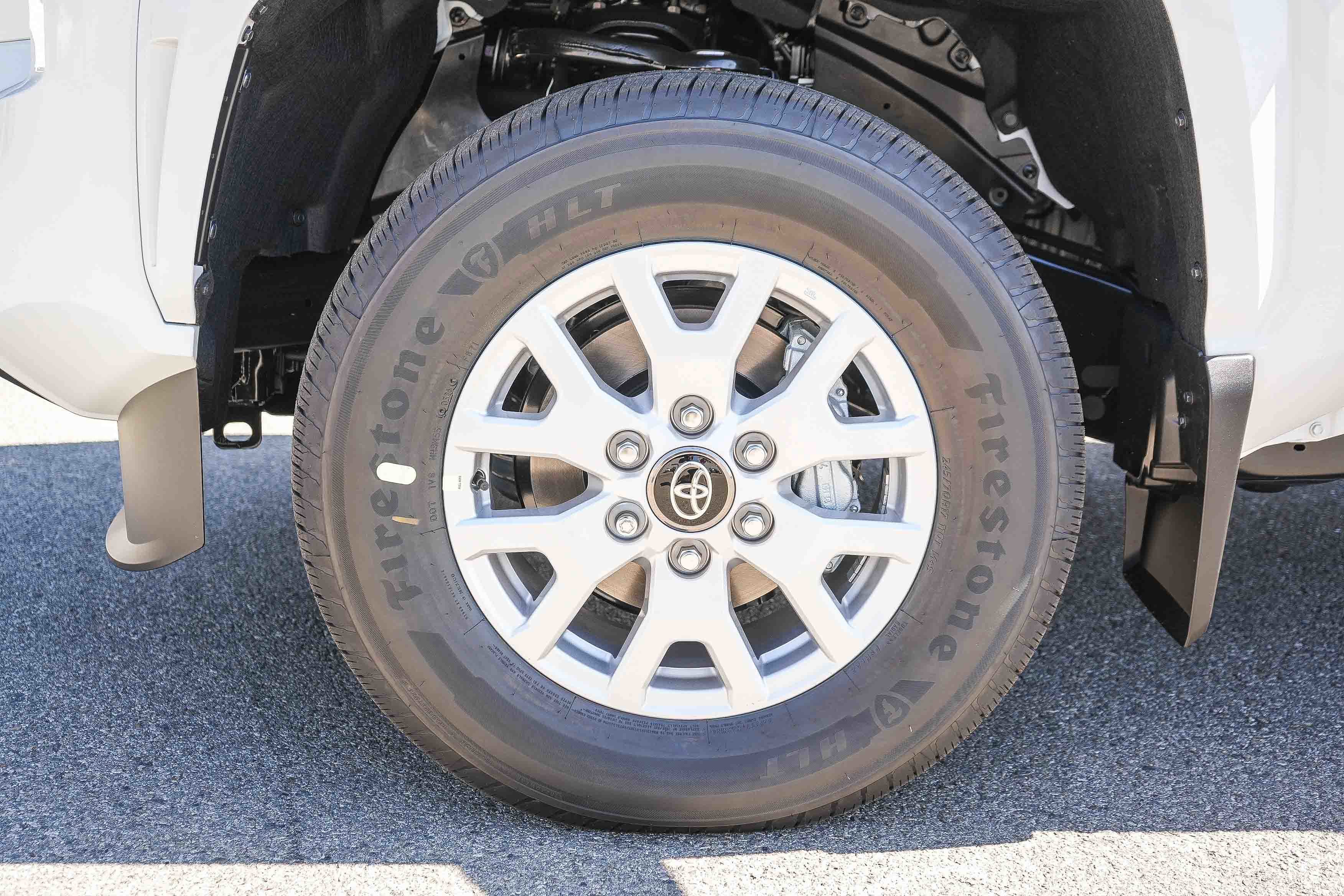 2026 Toyota Tacoma SR5 - Photo 11