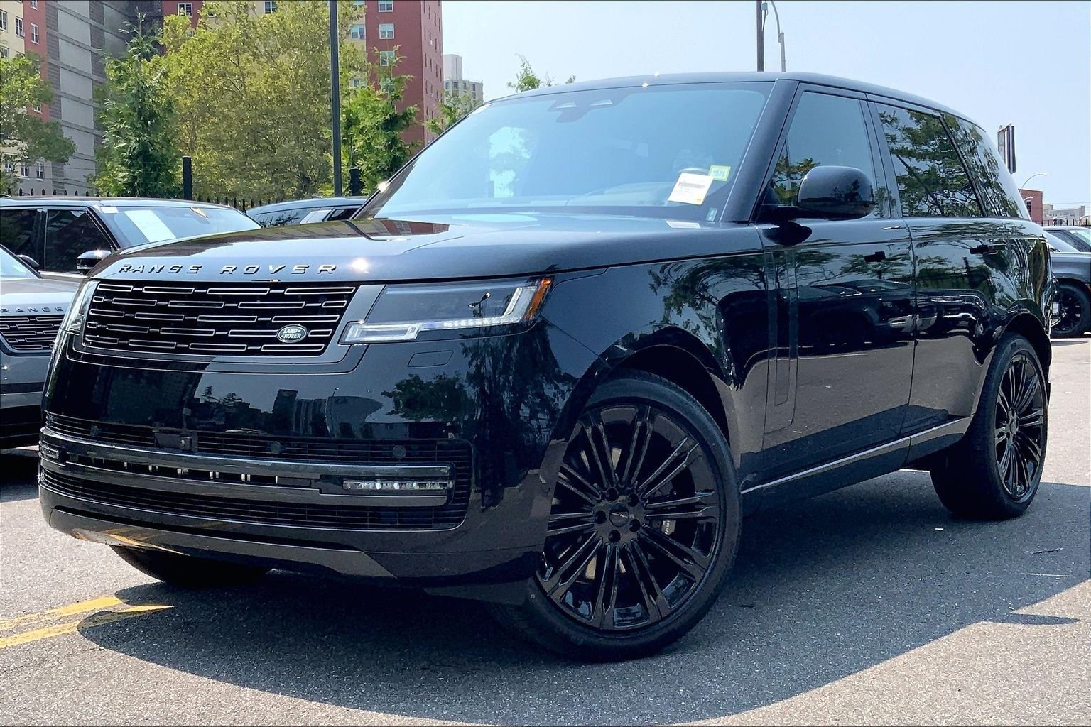 New 2026 Santorini Black Land Rover SE image 1