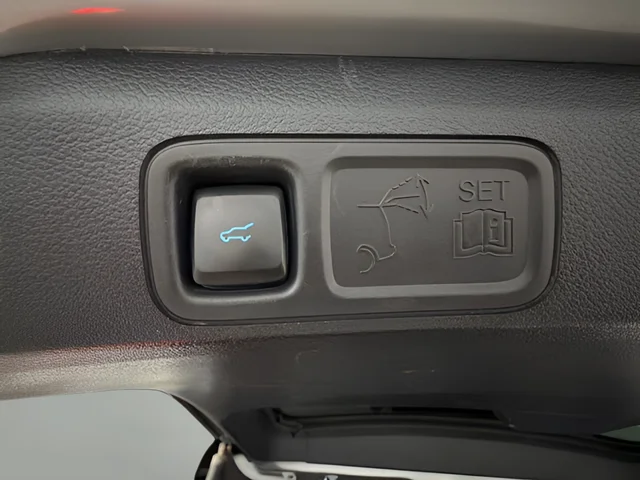 Used 2024 Silver Ford Limited image 35
