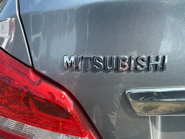 Used 2018 Mercury Gray Mitsubishi ES image 7