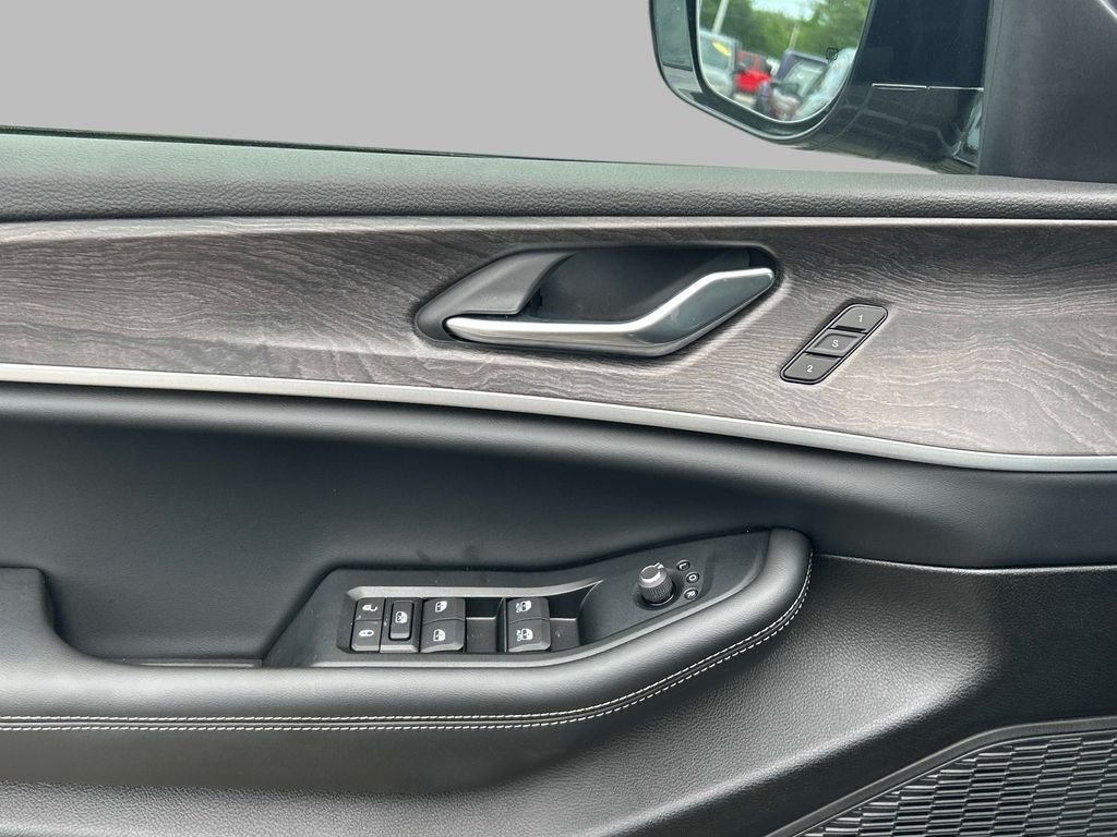 Used 2025 Gray Jeep Limited image 14