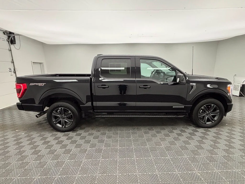 Used 2023 Black Ford XLT image 7