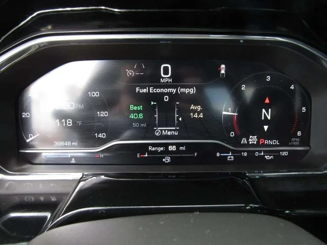 Used 2024 Summit White GMC Elevation image 25