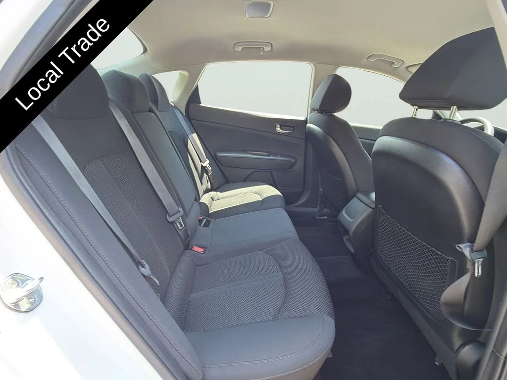Used 2019 Snow White Pearl Kia LX image 16
