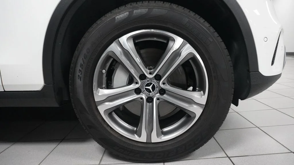 Certified Used 2022 White Mercedes-Benz GLC 300 image 16