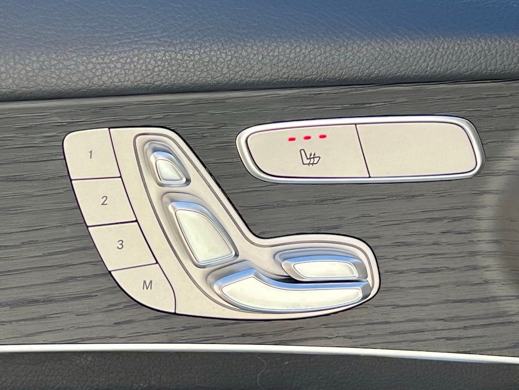 Certified Used 2022  Mercedes-Benz GLC 300 image 39