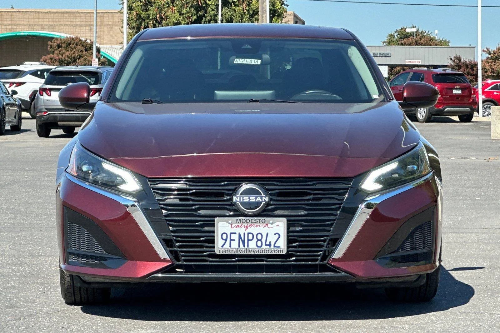 Used 2023 Garnet Pearl Metallic Nissan 2.5 SV image 9