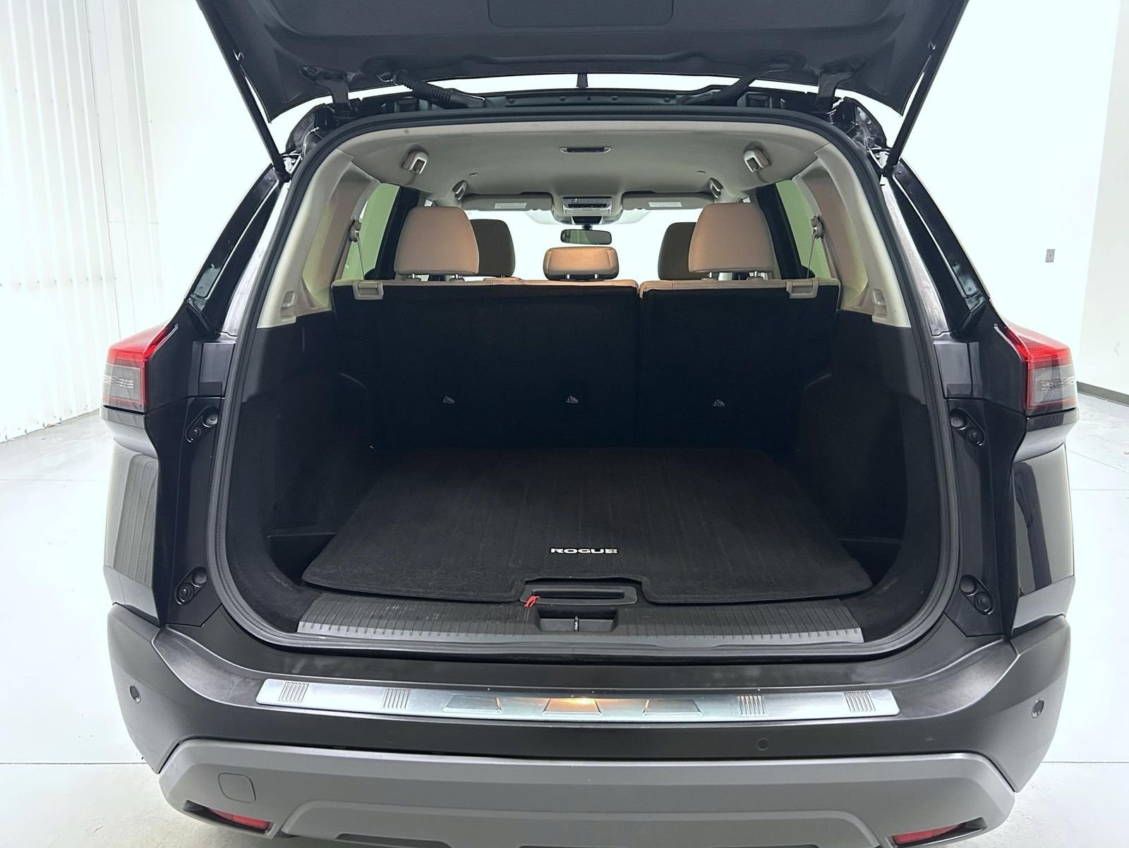 Used 2023 Black Nissan SV image 21