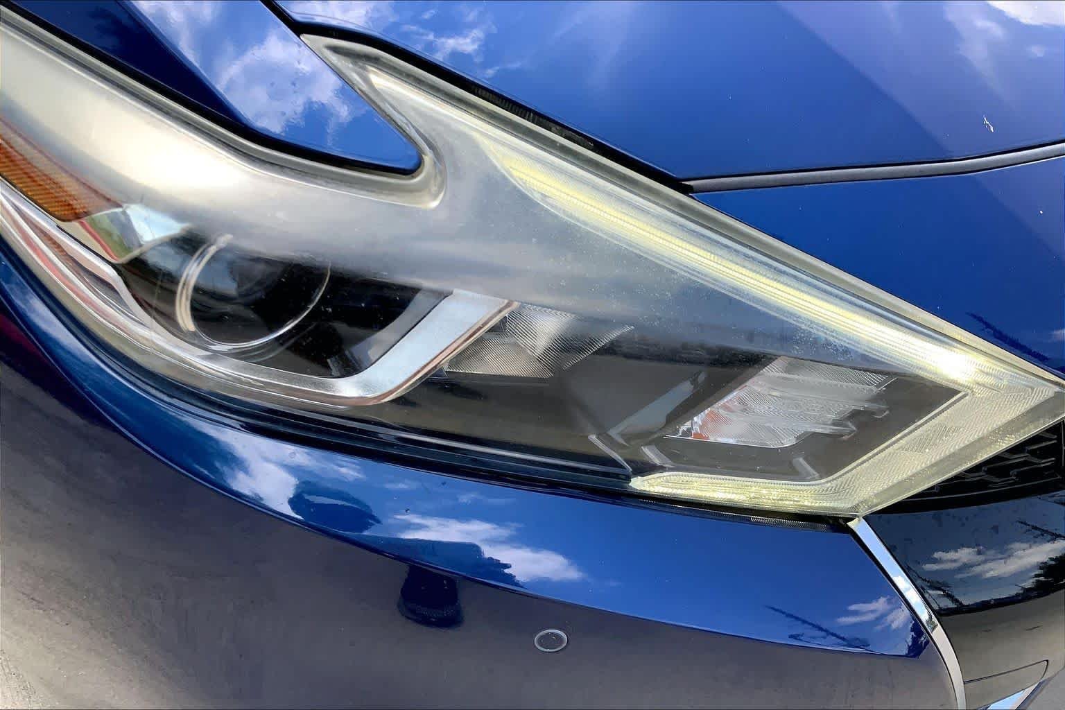 Used 2018 Deep Blue Pearl Nissan SV image 27