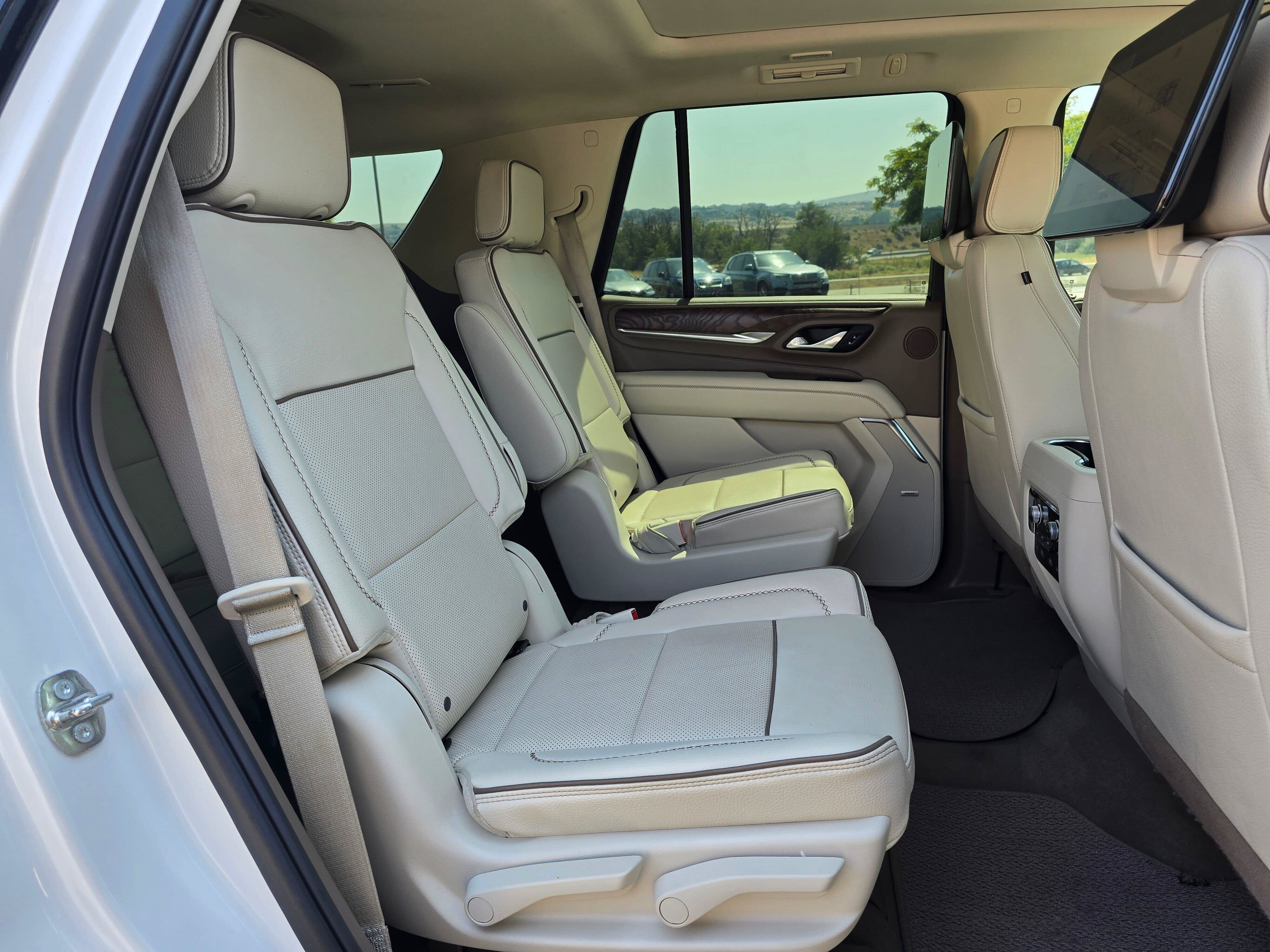 Used 2024 White Frost Tricoat GMC Denali image 13