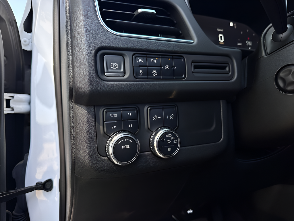 Used 2023 White GMC AT4 image 16