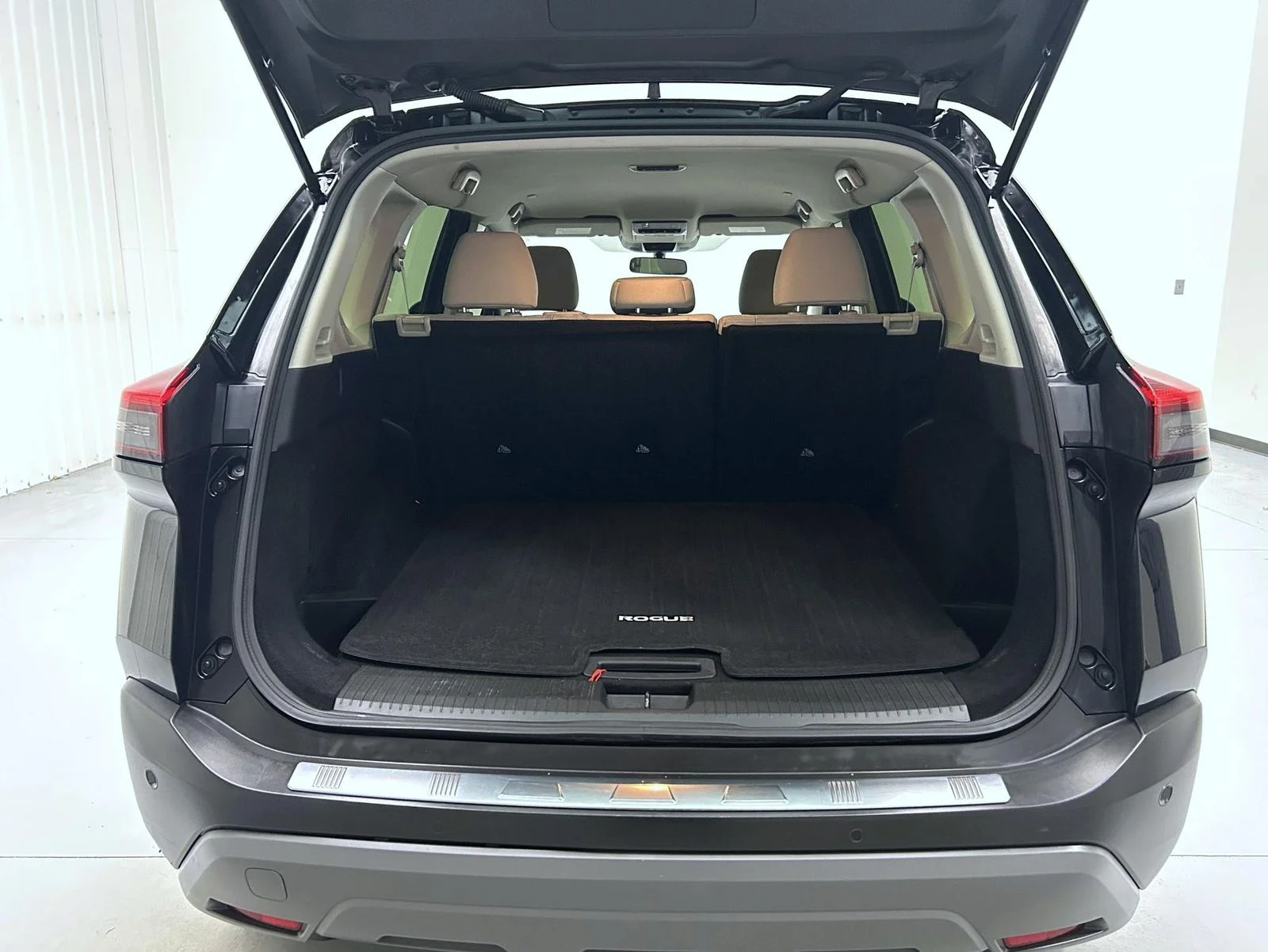Used 2023 Black Nissan SV image 21