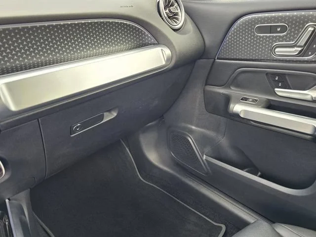 Used 2024 Black Mercedes-Benz GLB 250 image 28