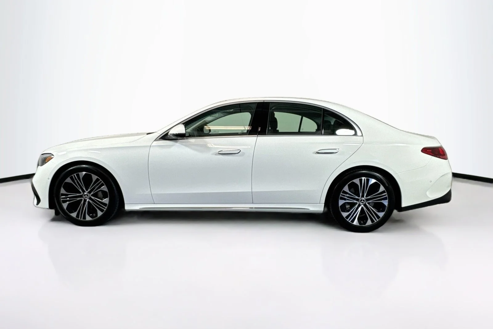 Used 2026 Polar White Mercedes-Benz E 350 image 8