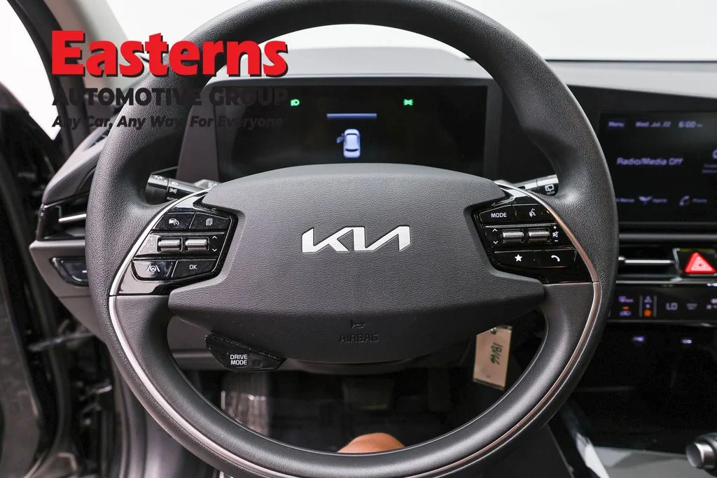 Used 2025 Black Kia LX image 11