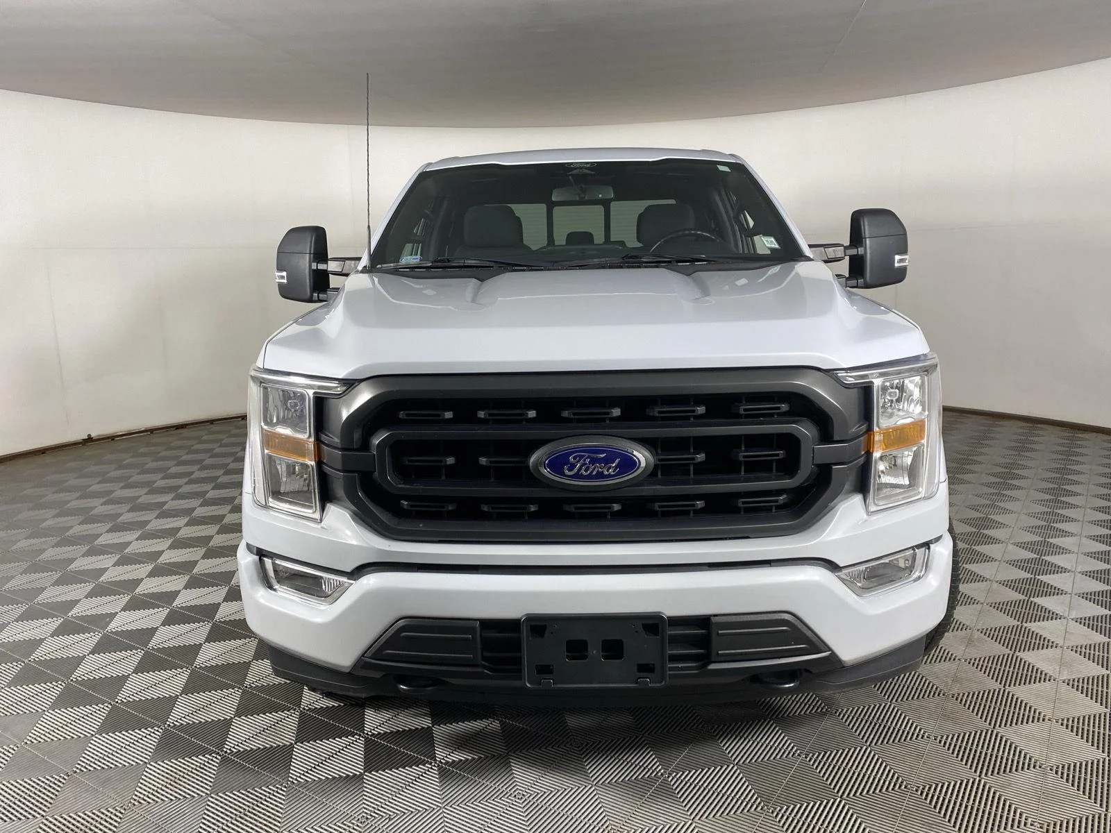 Used 2022 Space White Ford  image 3