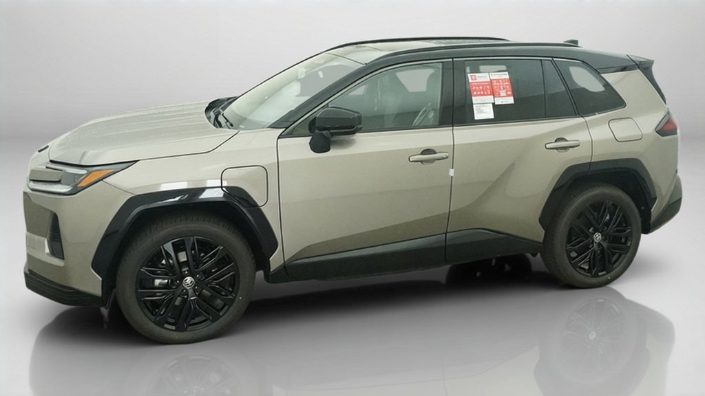 New 2026 Meteor Shower with Midnight Black Metallic roof Toyota XSE image 3