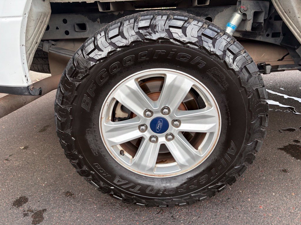 Used 2015 White Ford XLT image 5