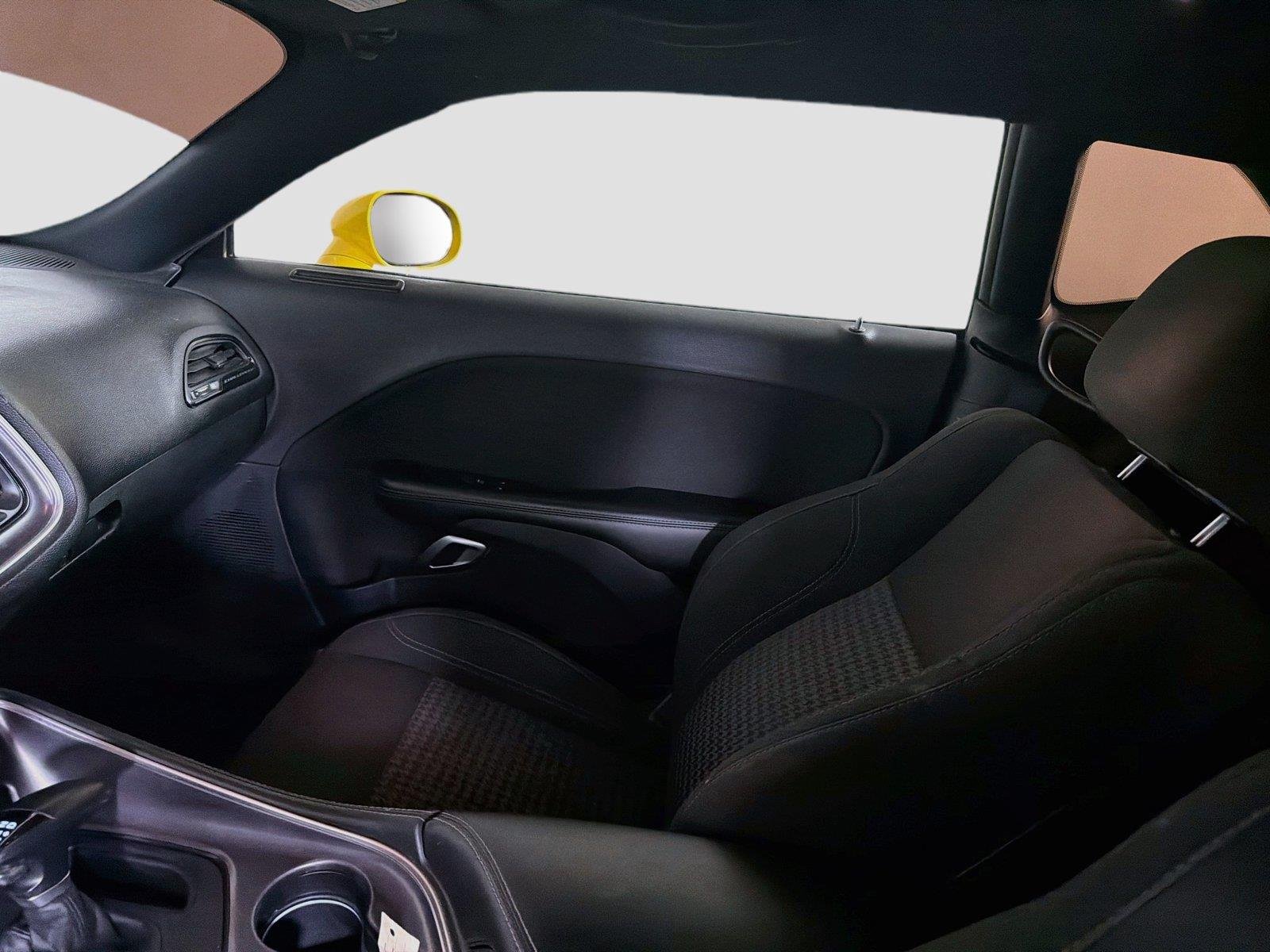 Used 2018 Pitch Black Clearcoat Dodge SXT image 22