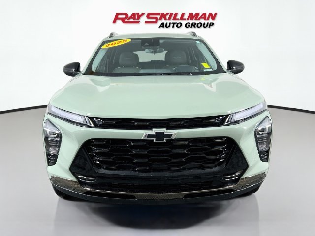 2025 Chevrolet Trax Activ - Photo 2