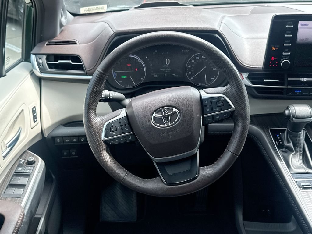 Used 2021 Green Toyota Platinum image 23