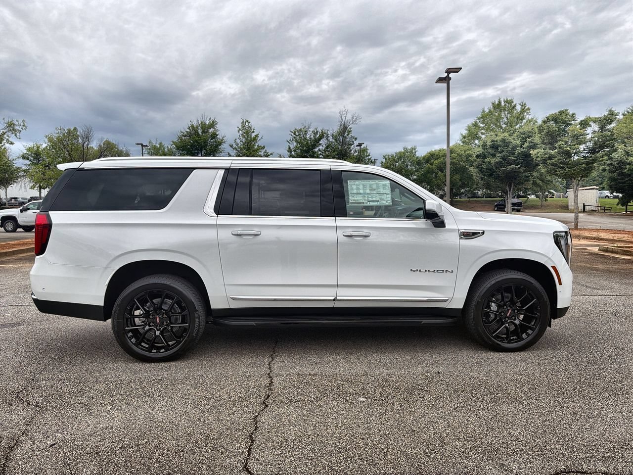 2026 GMC Yukon XL Elevation - Photo 9
