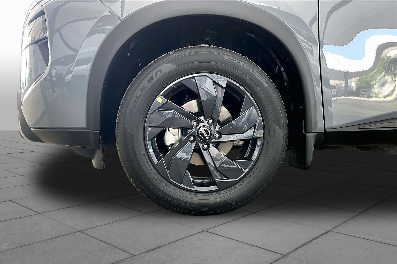 New 2026 Boulder Gray Pearl Nissan SV image 9