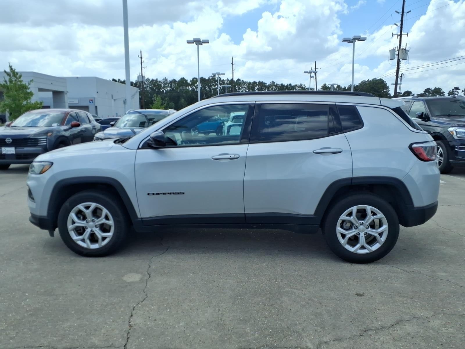 2024 Jeep Compass Latitude Silver at Robbins Nissan