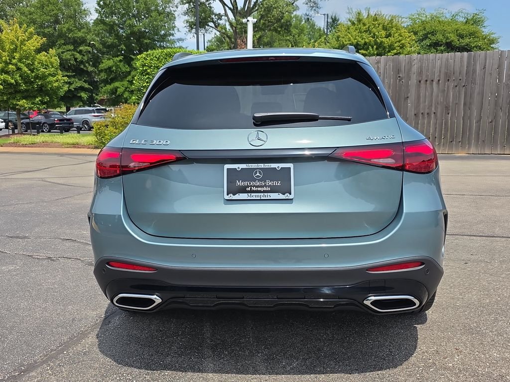 New 2026 Silver Mercedes-Benz GLC 300 image 4