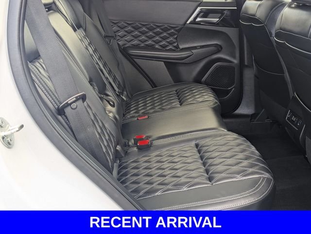 Used 2024  Mitsubishi SEL image 28