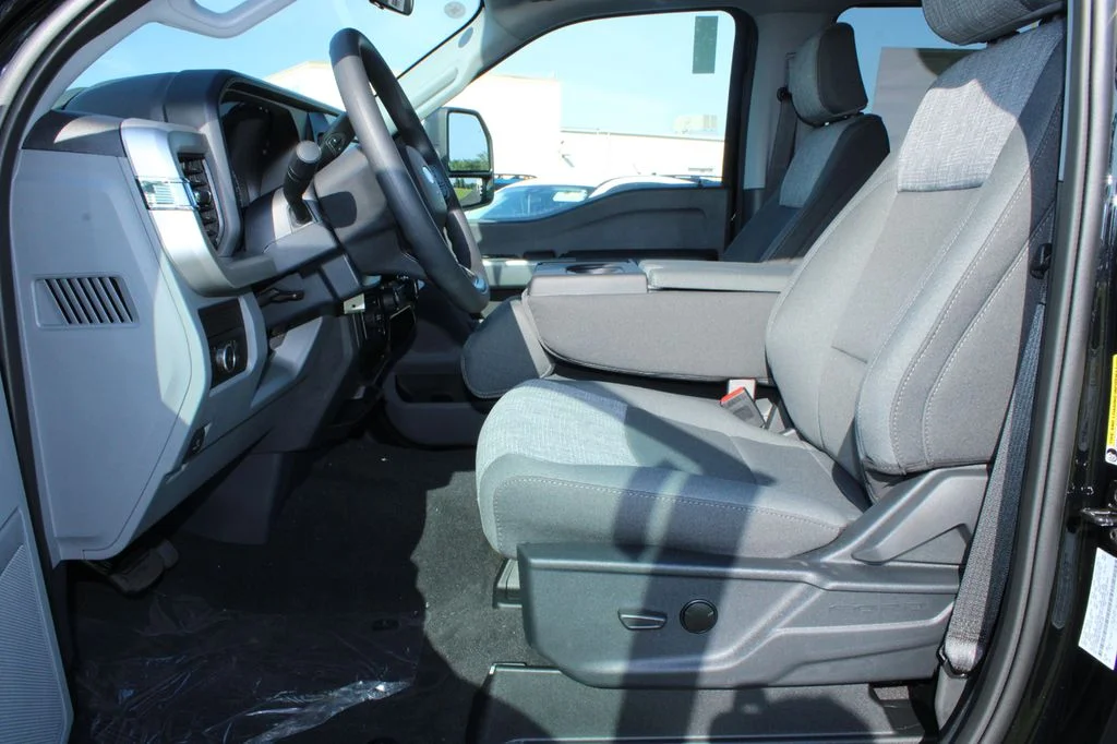 New 2026 Agate Black Metallic Ford F-250® XLT image 39