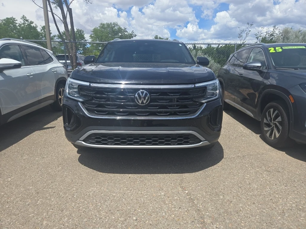 2025 Volkswagen Atlas Cross Sport 2.0T SEL 4MOTION's photo