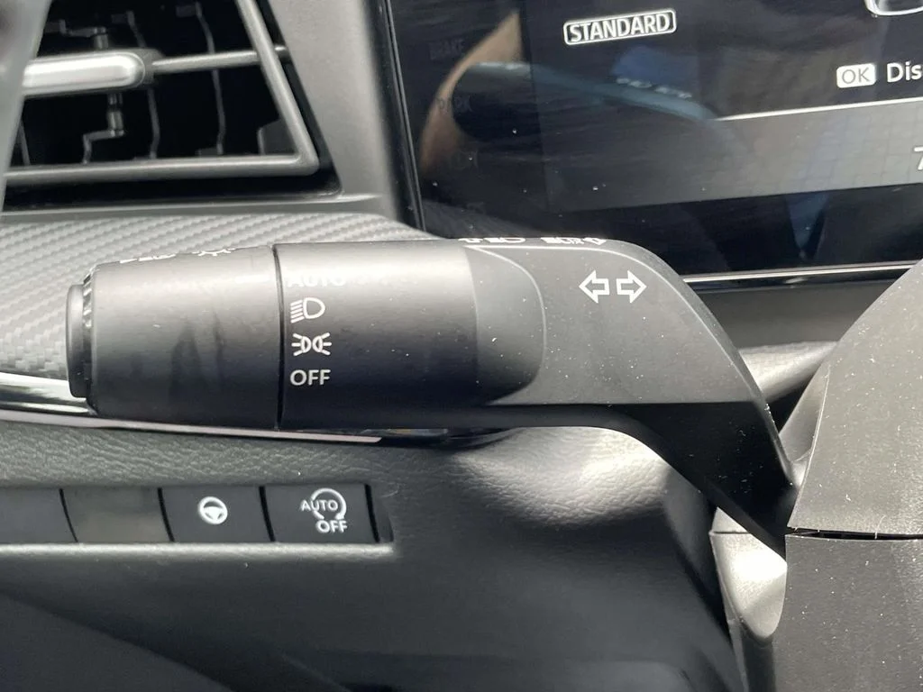 Used 2025 Black Nissan SR image 22