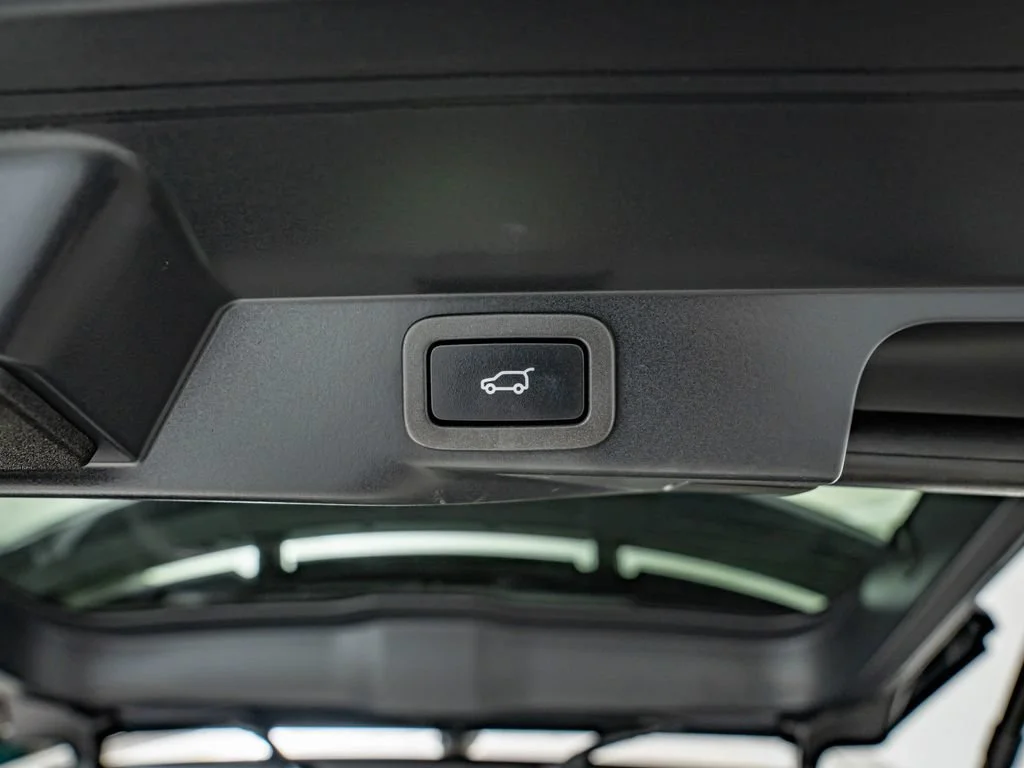 Used 2021 Eiger Gray Metallic Land Rover HSE Silver Edition image 39