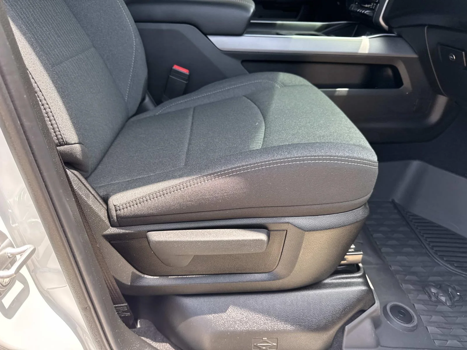 Used 2024 White Ram Big Horn image 11