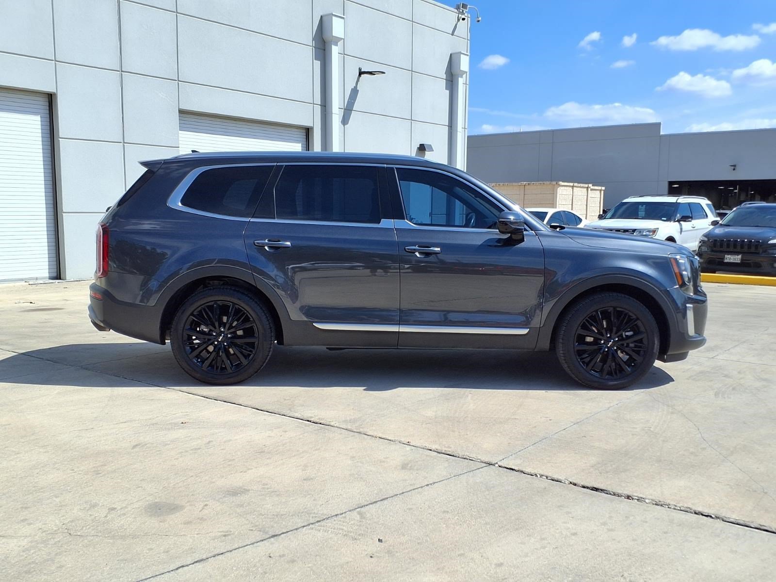 Used 2022 Gravity Grey Kia SX image 4